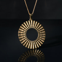 SI Simbolo 18 carat Yellow Gold Luxury Transformation Jewellery