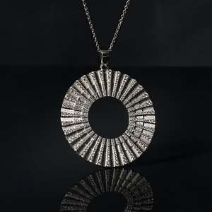 SI Simbolo Chain Pendant 18 carat White Gold 352 Diamonds Luxury Transformation Jewellery