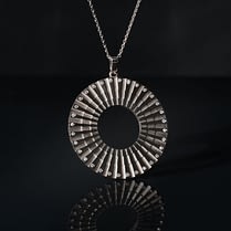 SI Simbolo 18 carat White Gold 32 Diamonds Luxury Transformation Jewellery